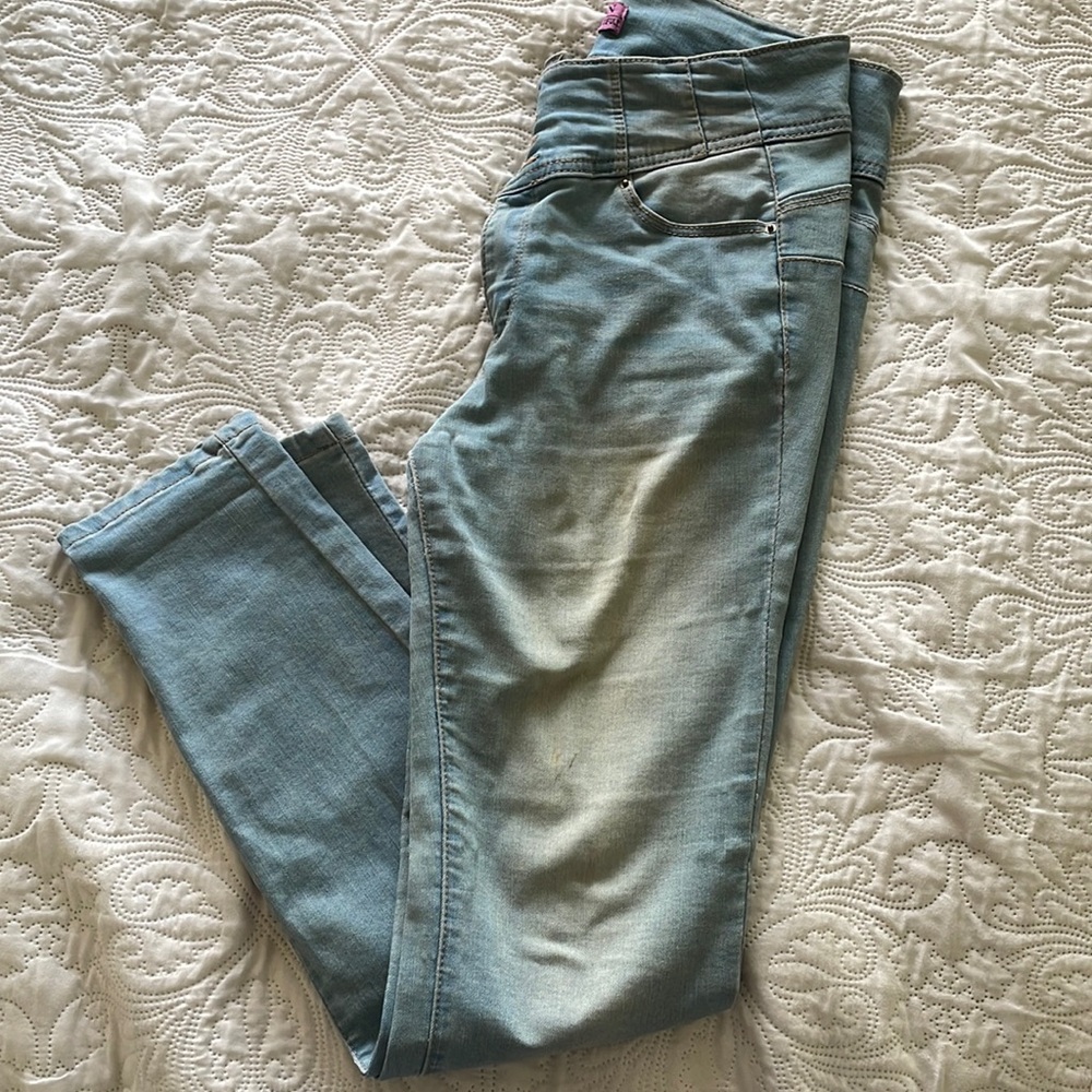 High waisted jeans!!!